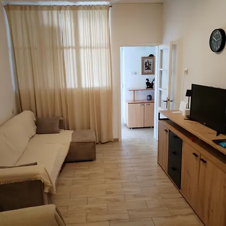Luka Apartment *