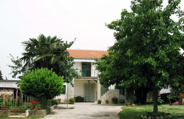 Luka Биоград-на-Мору